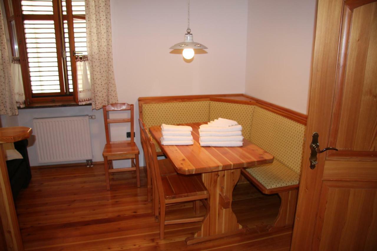 Cozy Apartments Buket In The Center Izola Esterno foto